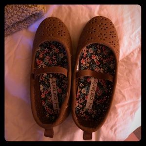 Kid shoes size 7 toddler